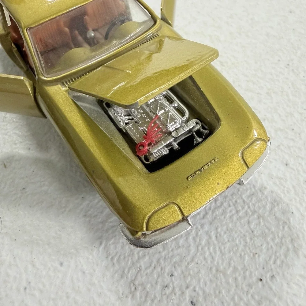 Mebetoys Chevrolet Corvette Rondine Pininfarina A-22‎ Gold 1/43 Scale Car Italy